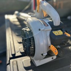 Leaf blower