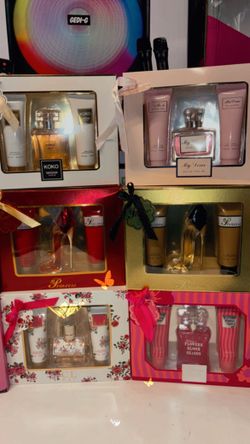 😍 tenemos gran variedad de setd de perfume😍 para hombre y mujer😍 rico y duradero aroma buena calidad😍  😍😍 $20 cada uno😍  😍😍 también vendemos 