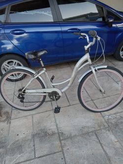 Working Kent  Silver Bike $30obo Need Gone ASAP 