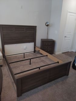 Wow that's a Beautiful Bedroom Set '