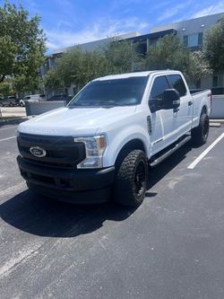 Ford Super Duty Crew Cab Pickup Truck