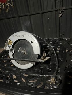 Skilsaw 7-1/4 Electric Power Saw