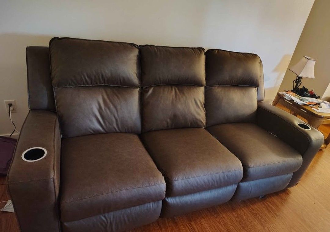 Lavenhorne Manual Reclining Sofa with Drop Down Table and charging por - $380
