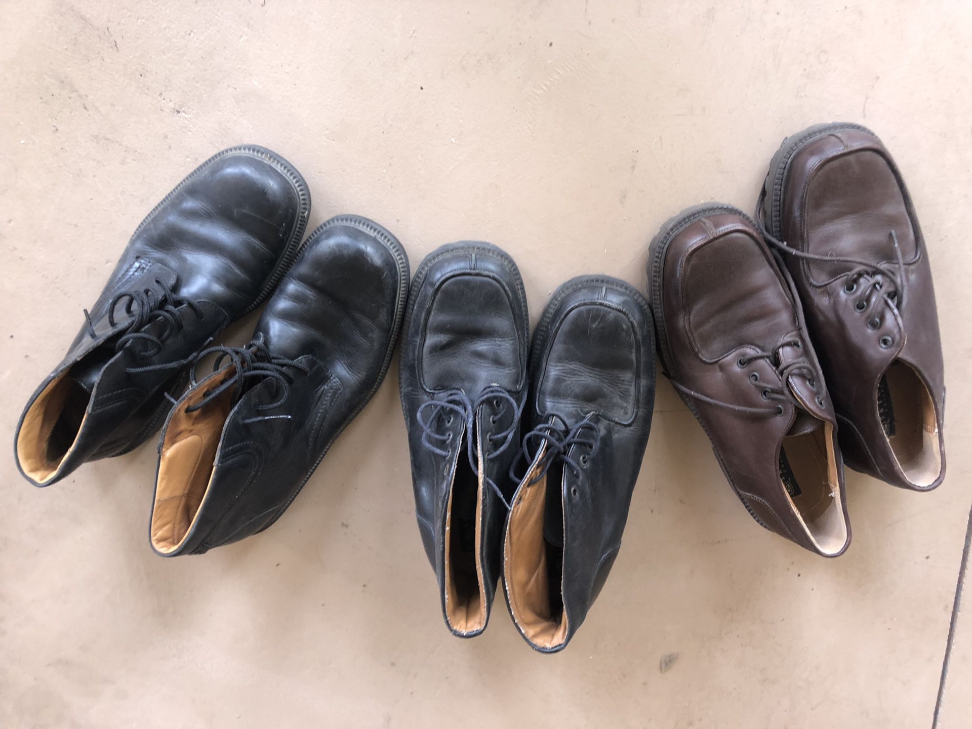 Men’s size 11 dress shoes