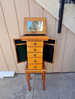 Standing wooden jewelry box