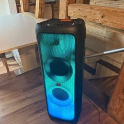 JBL PartyBox 1000 – Like new!