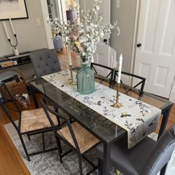 Dining table with 4 or 6 chairs