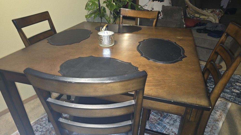 Dining Room Table 