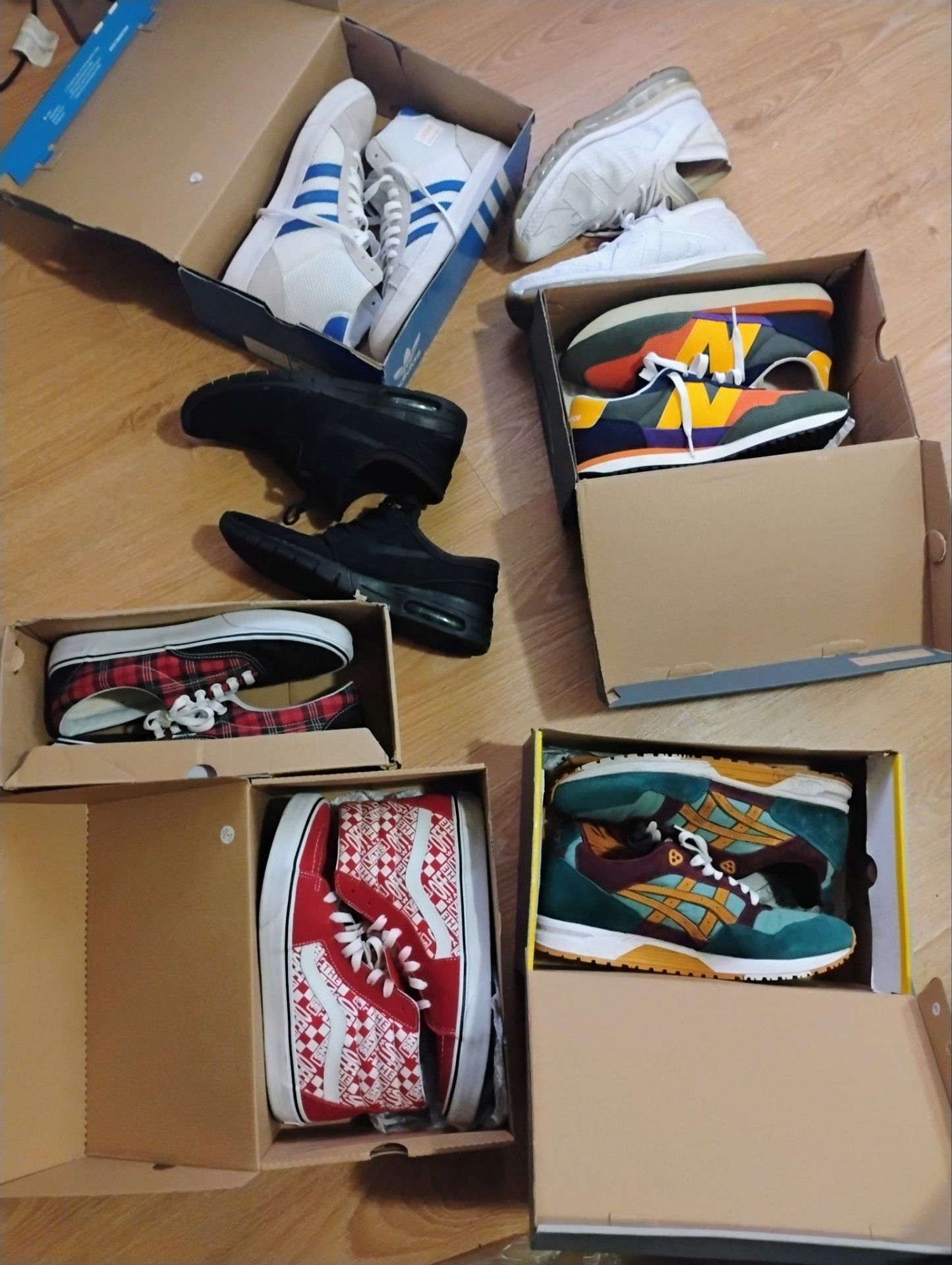 Shoe bundle $120 for all nikes Adidas Asics new balance vans