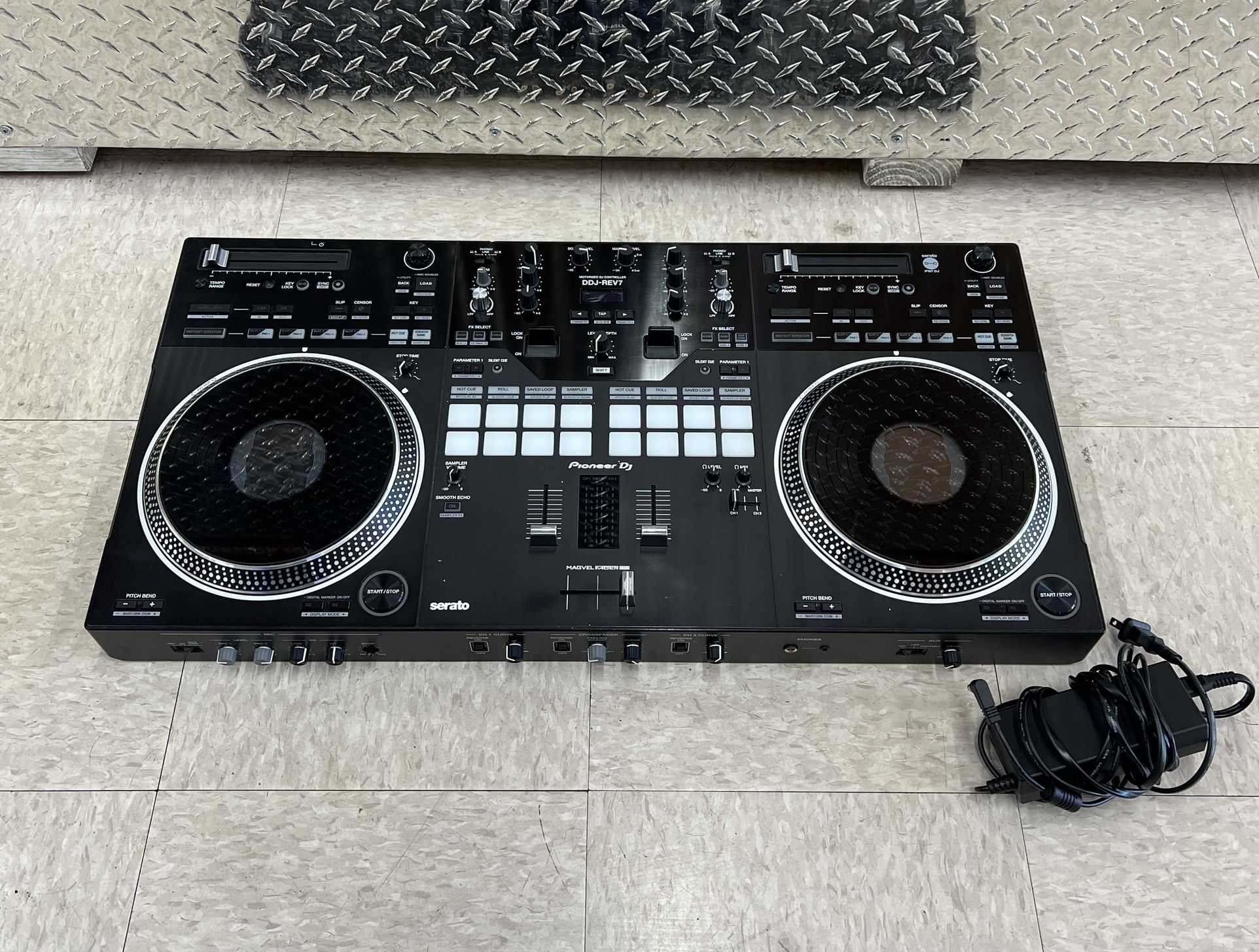 Pioneer Electronics DJ DDJ-REV7 *5106