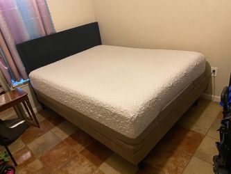 CAMA QUEEN ELECTRICA SEMINUEVA CON COLCHON NUEVO TIENE VARIAS POSICIONES Y DA MASAJE CON VIBRACIONES . INCLUYE SU CONTROL TRABAJA PERFECTO