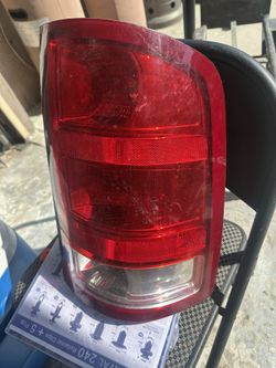 09 GMC Sierra Taillight