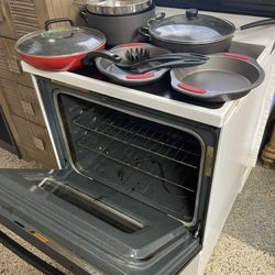 30" Whirlpool Electric Glass Stove Top Oven Range Estufa de cristal, horno en buen estado.