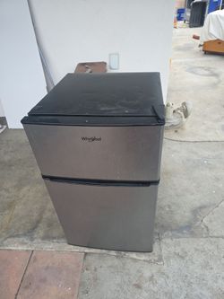 Whirlpool Mini Refrigerator