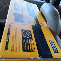 DeWalt Lithium Ion Powered Backpack Sprayer 