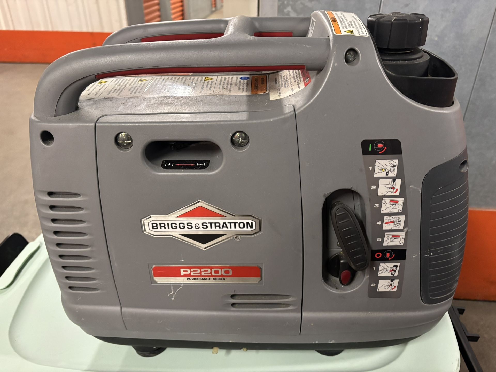 Briggs And Stratton Power Smart Series P2200/2200 Watt Portable Inverter Generator