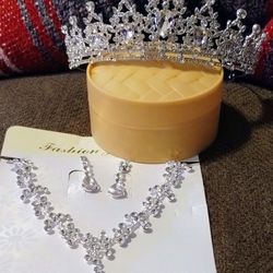 Tiara And Earring And Necklace Set