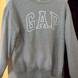 Gap Crewneck