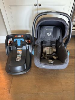 UPPAbaby Mesa with base