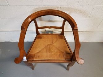 Antique Hand Carved Wood Rush Seat Chippendale Style Armchair Horseshoe-Back 19.10.3