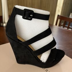 Chinese Laundry Wedges