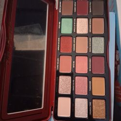 Too Face Appley Live Eyeshadow Palette