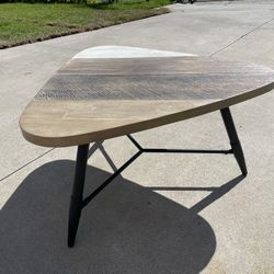 Living Spaces Coffee Table 