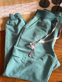 Figs pants