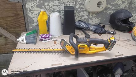 DeWalt 20V Max Cordless Hedge Trimmer