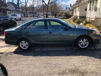 2004 Toyota Camry LE 4DR Sedan