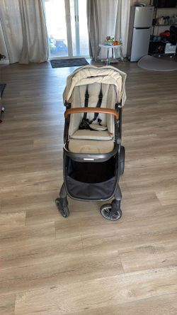 Nuna Demi Grow Stroller