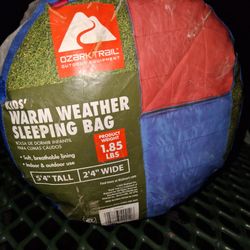 Ozark Trail Youth warm weather rectangle sleeping bag - Blue & Red (youth size 64" x 28")