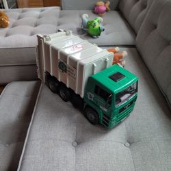 Bruder Garbage truck