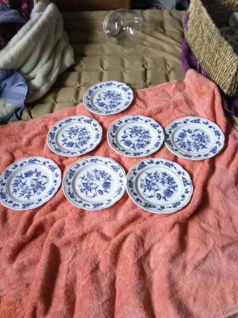 Blue Danube Bread Dish