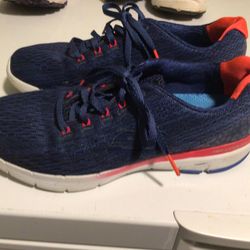 Ladies Skechers sneakers