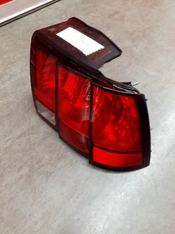 1(contact info removed) Ford Mustang Rh Passanger Side Tail Light
