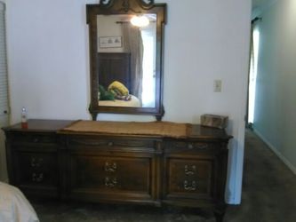 Romweber Dresser Monarch