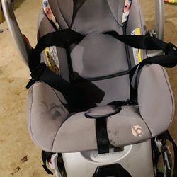 Car Seat 💺 For New Born Baby . Cash 💴 Only 