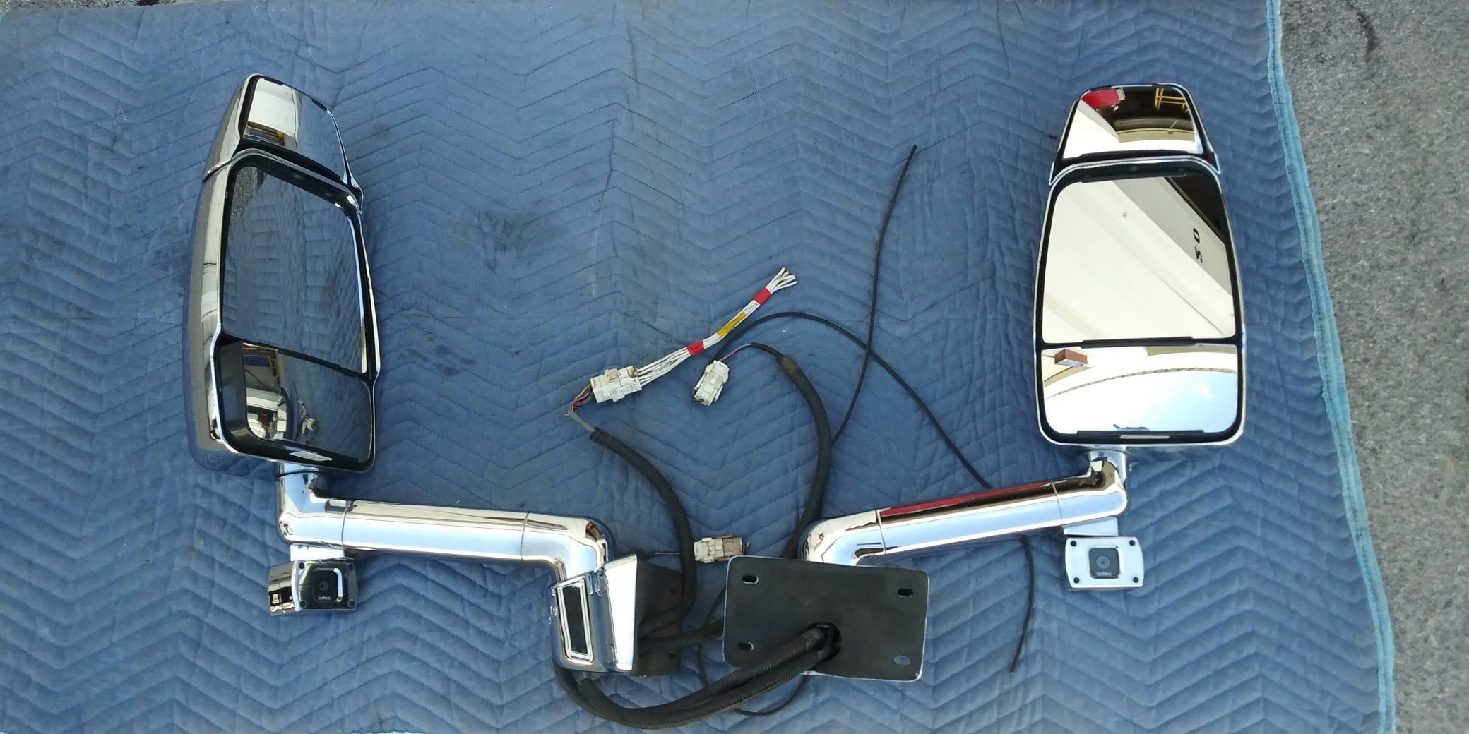 Velvac RV side mirrors w/cameras for Sale in Las Vegas, NV OfferUp