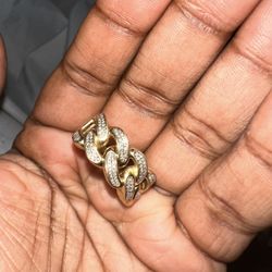 Gold Ring With Diamonds 