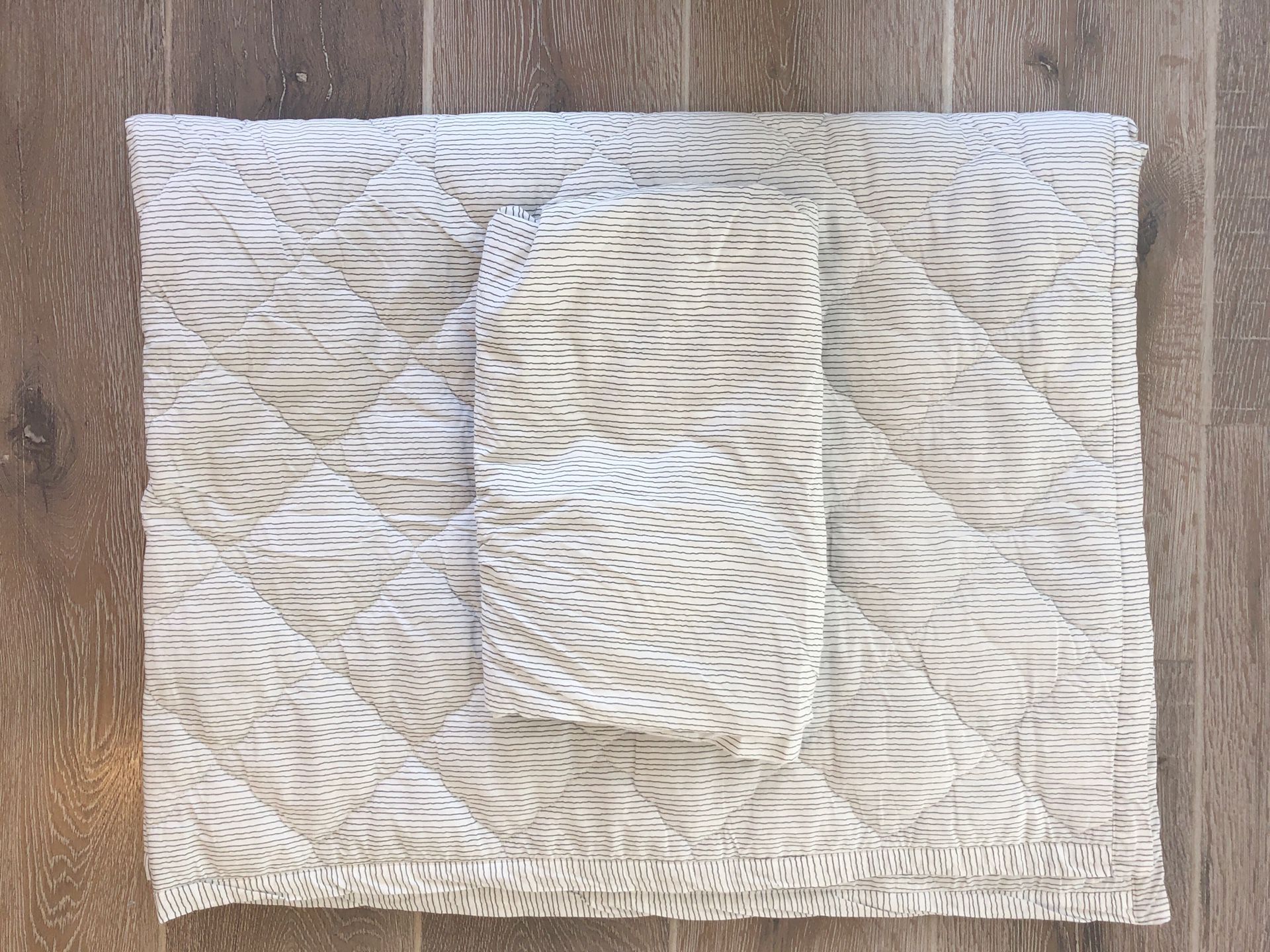 Baby organic crib sheet and matching blanket