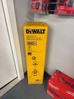 Dewalt tower light - price is firm!