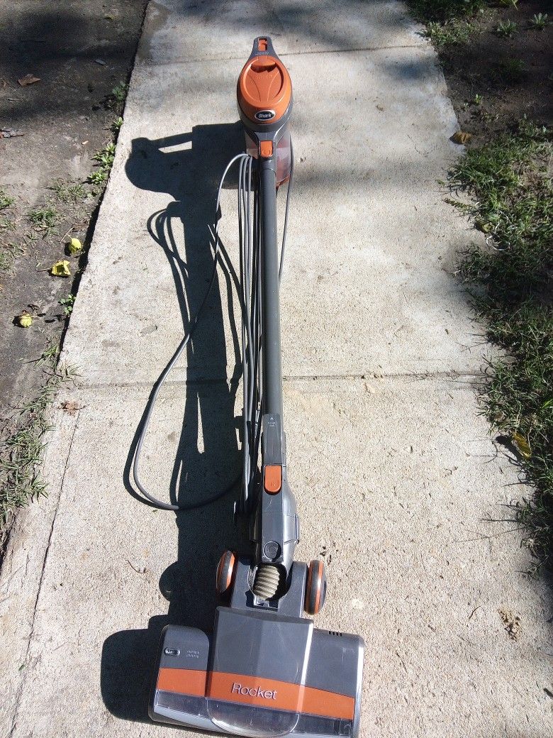 !! Vacuum Shark Rocket