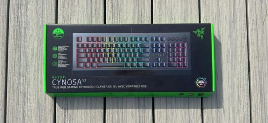 RAZER - Cynosa V2 Gaming Keyboard
