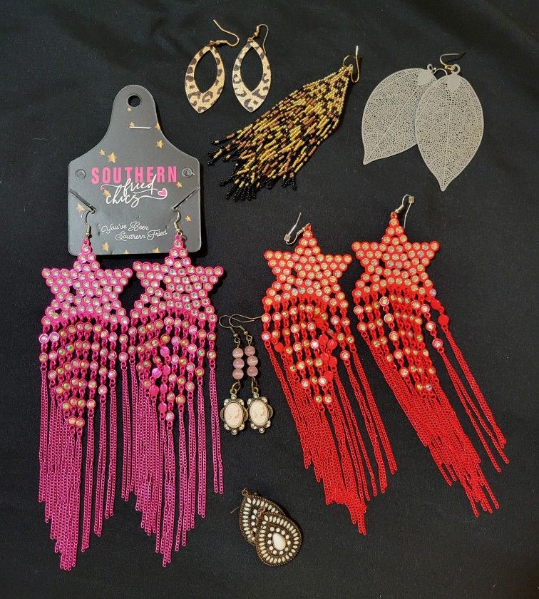 7 Pairs of fashion Earrings