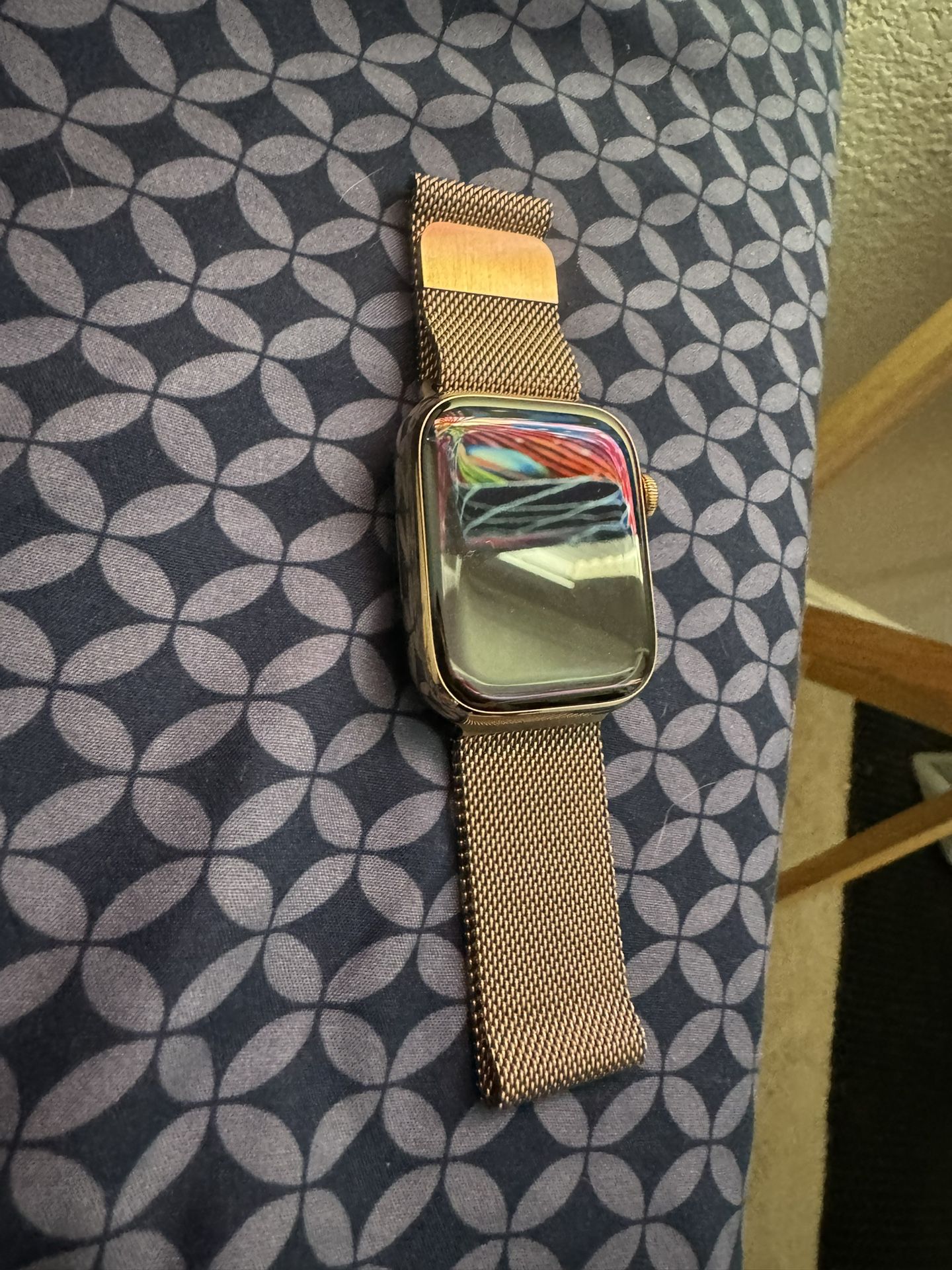 Apple Watch Series 9 45mm Gold Stainless Steel