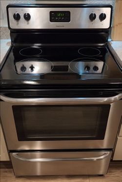 Stainless Steel Frigidaire 30-inch Electric Glass Top Stove