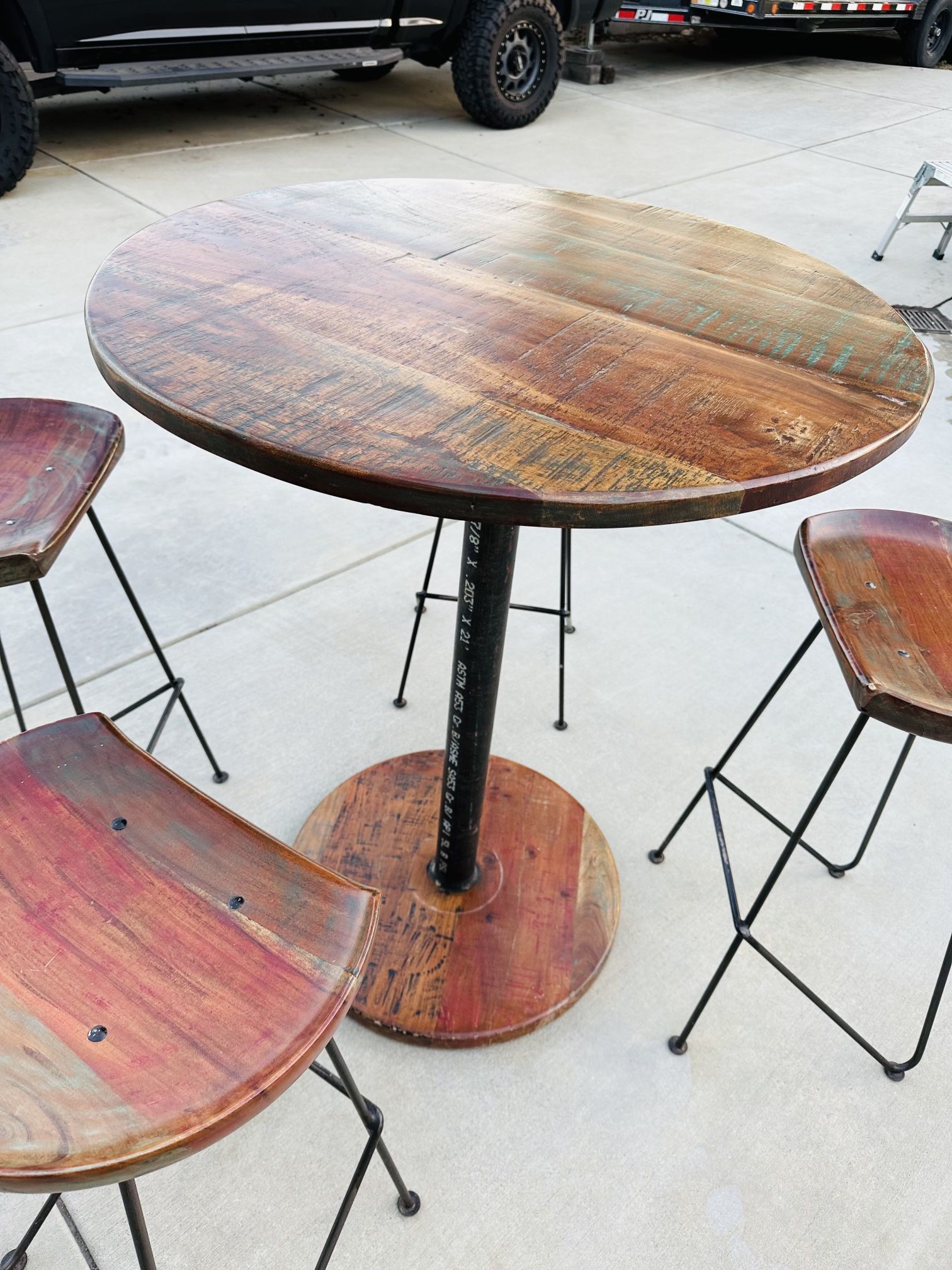 Rustic Bar Height Table And Chairs for Sale in Covina, CA OfferUp