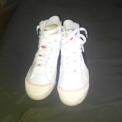 Nike blazers black and white size 9.5