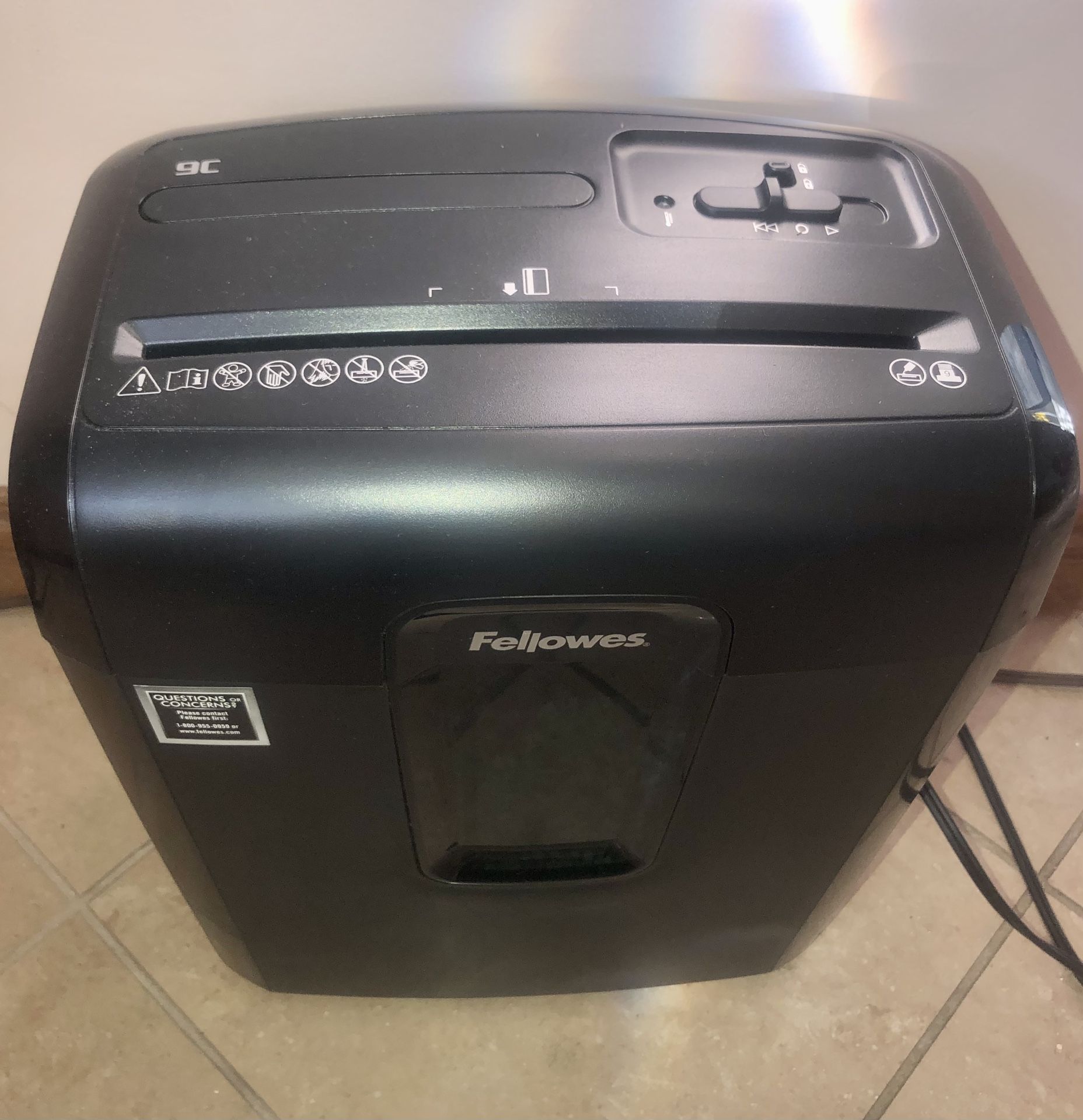 Paper & Credit Card Shredder